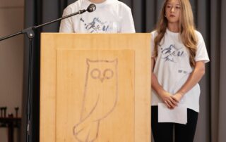 Un jeune ambassadeur de Stand Speak Rise Up! prend la parole à l’Athénée de Luxembourg